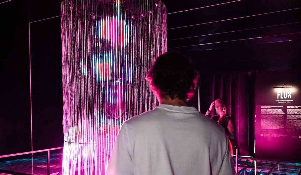 Discover the FLUX interactive experience in this shopping mall for free! It will only be there for a few days