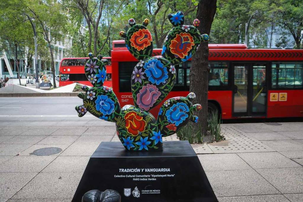 Exhibition nopales Paseo de la Reforma
