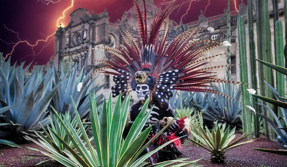 ‘Memoria luminosa’ a videomapping comes to the Zócalo of CDMX: lights, giant sculptures and 700 years of history in a free show.
