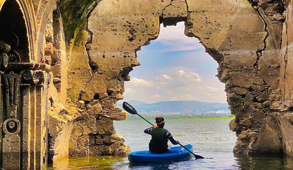 Explore Guanajuato’s Sunken Church by kayak: an underwater treasure 4 hours from CDMX