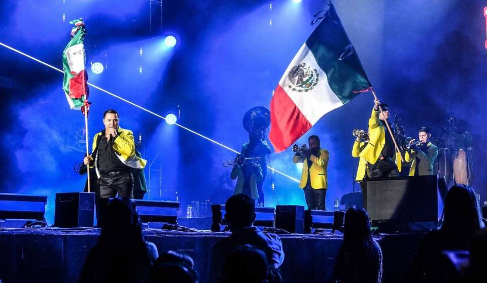 La Arrolladora Banda El Limón will give a free concert at the Zócalo! What time will the concert start?