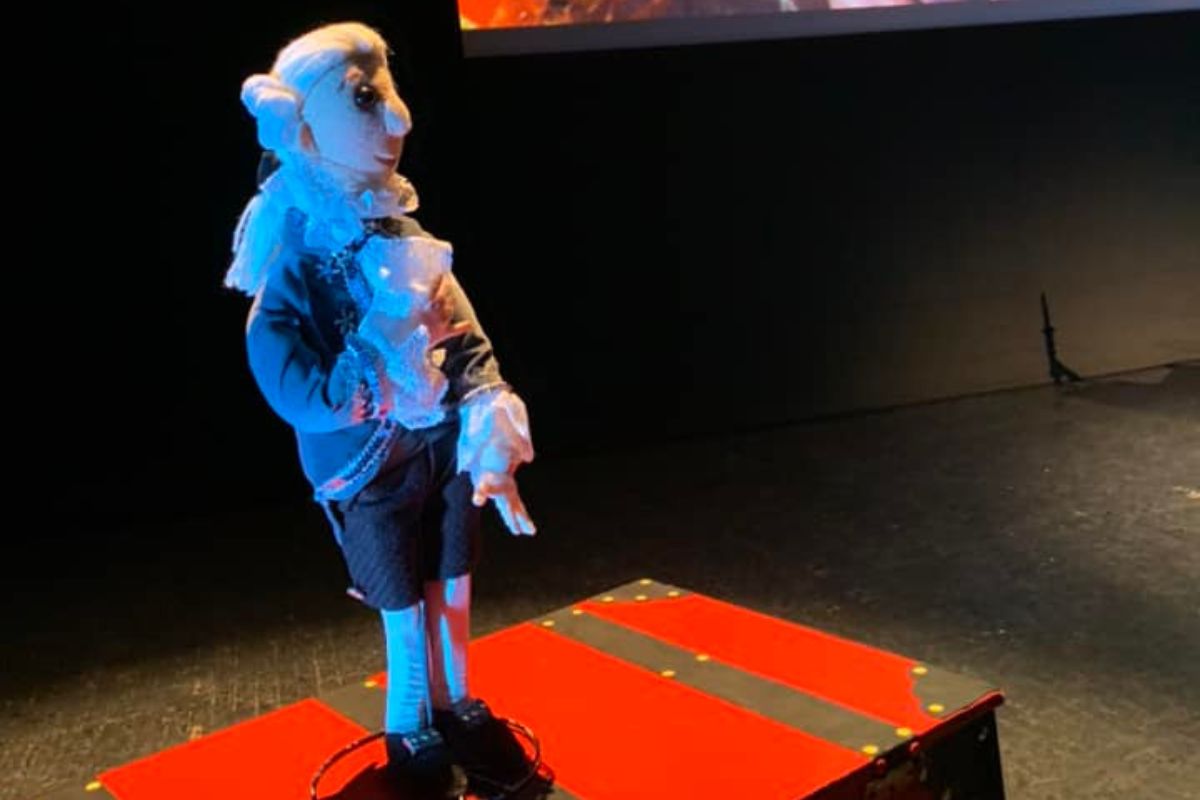 musical De Mozart, Tubas y Bemoles