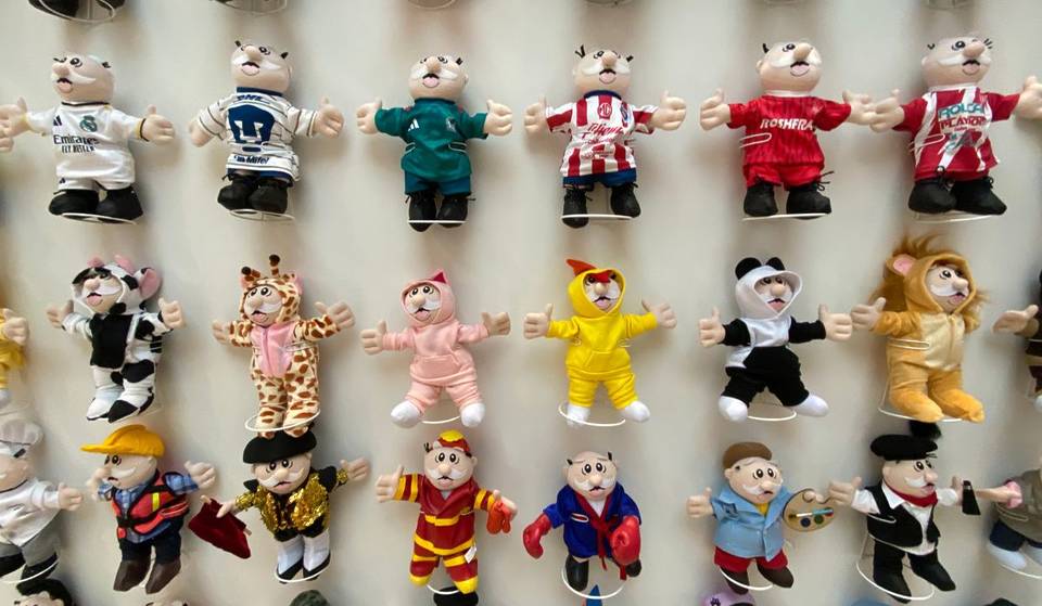 It’s totally free! Here’s how you can assemble and dress up your own Doctor Simi plush toy at the Zócalo