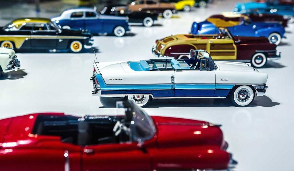 The classic car exhibition that you can see for free this weekend: scale cars and a real car.