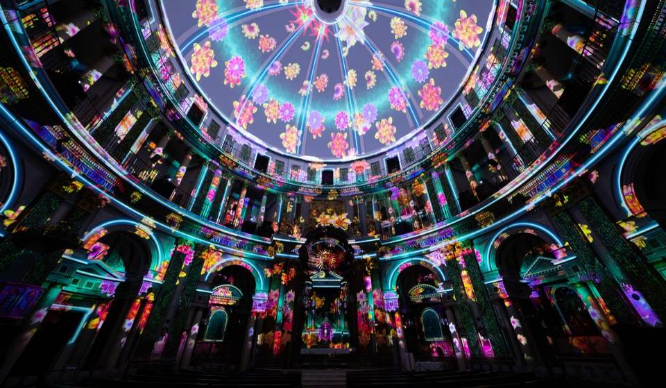 Music becomes visible: the incredible videomapping show with Vivaldi’s Four Seasons in a magical colorful experience.