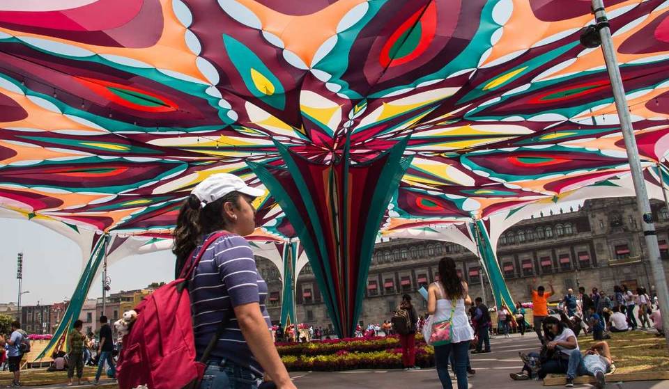 The Zócalo is transformed into a large garden with 10,000 flowers and outdoor performances.