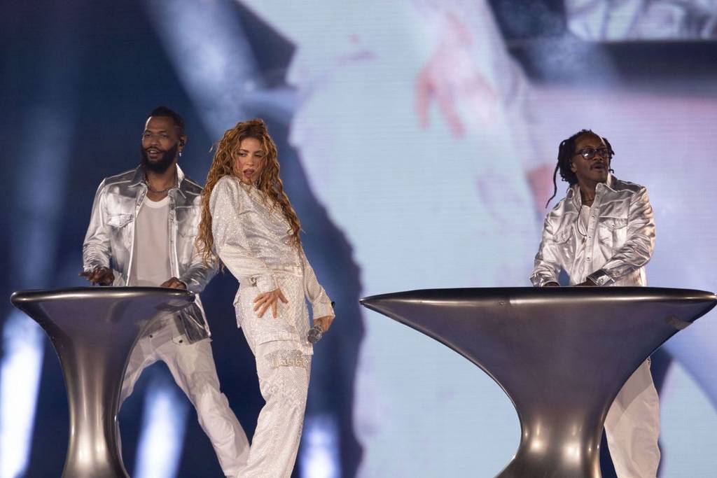 metrobús schedules shakira concert zócalo cdmx