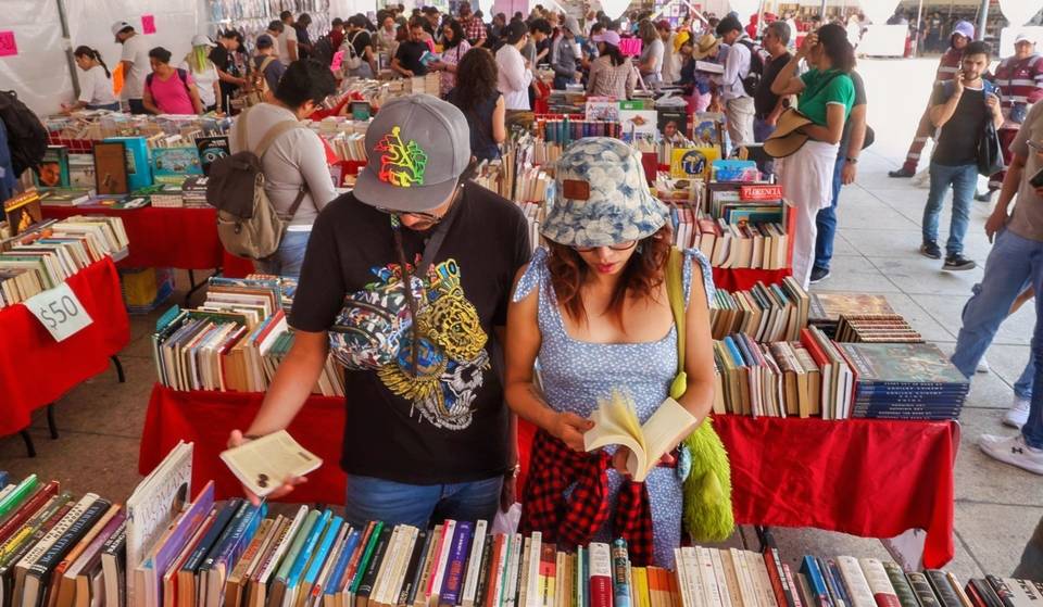 Starting at $10 pesos! Mexico City’s largest book sale returns to the Monument to the Revolution