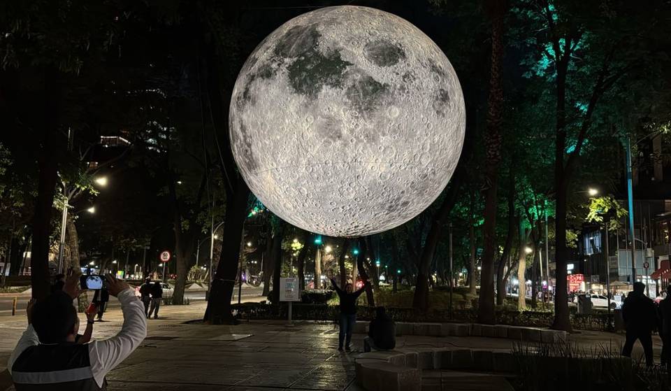 How long will the giant moon be lit up on Paseo de la Reforma: hours, exact location, and more
