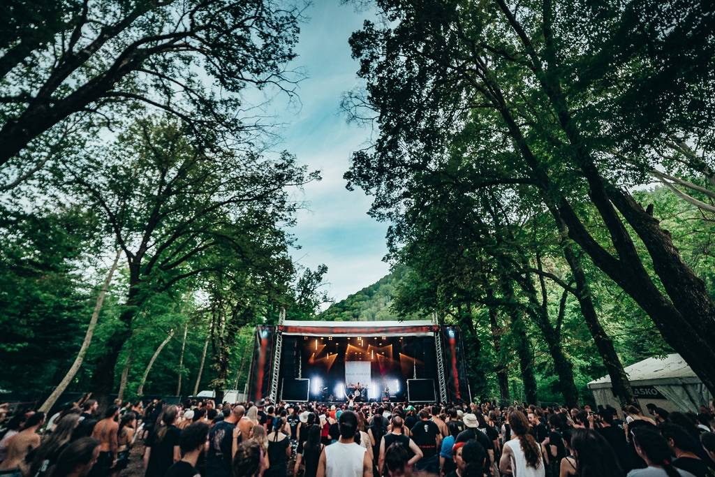 Spring Rave at Los Dinamos