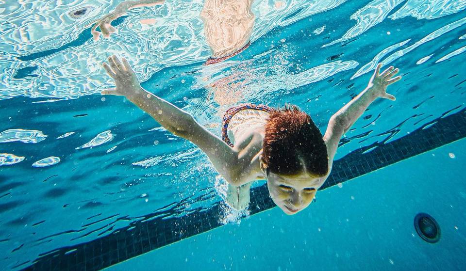 Mexico City’s free wave pool now has hours for the spring heat: enjoy it as if you were at the beach without leaving the city