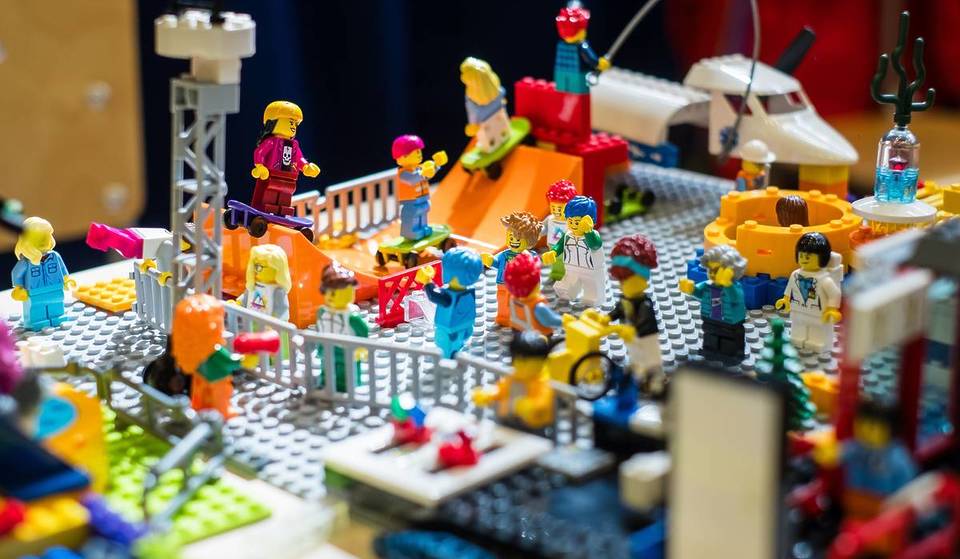 ¡Es gratis y aún hay registros! LEGO abre una nueva experiencia en CDMX donde los niños pueden construir y llevarse una pieza a casa