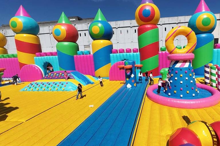 El parque inflable más grande del mundo (con Récord Guinness) está en ...