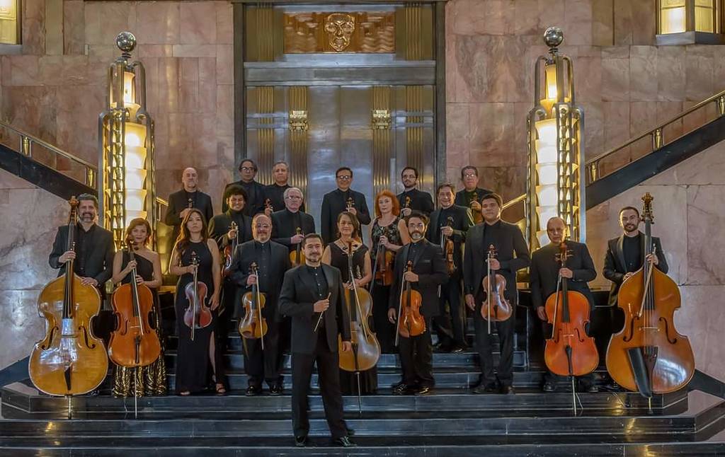 Foto grupal de la Orquesta de Cámara de Bellas Artes de México