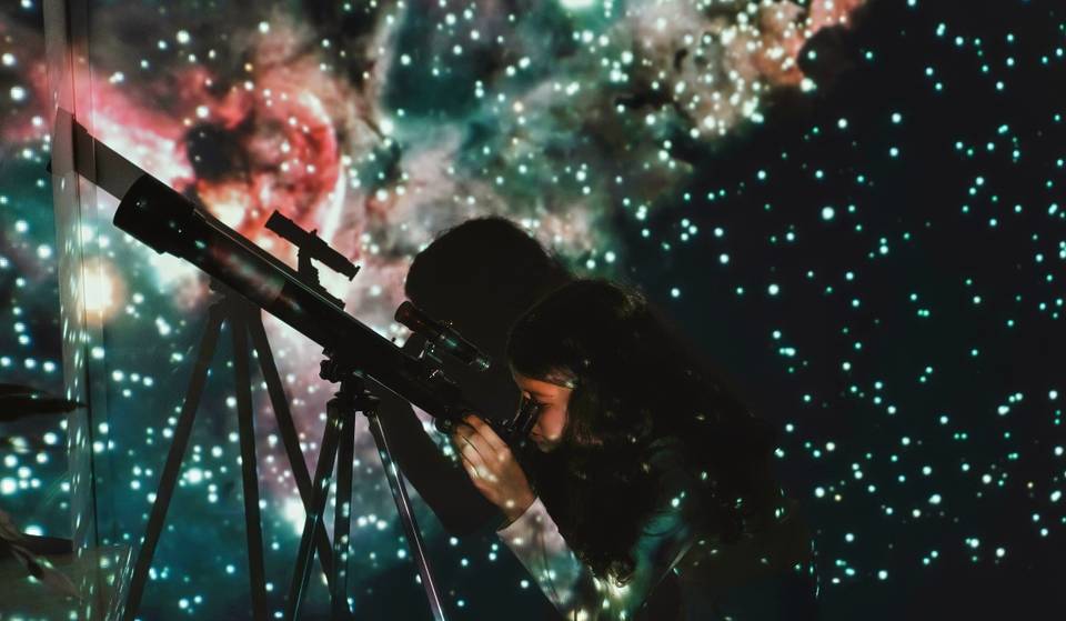 Viaja a la Luna sin salir de CDMX: telescopios en vivo y talleres en el Planetario Luis Enrique Erro