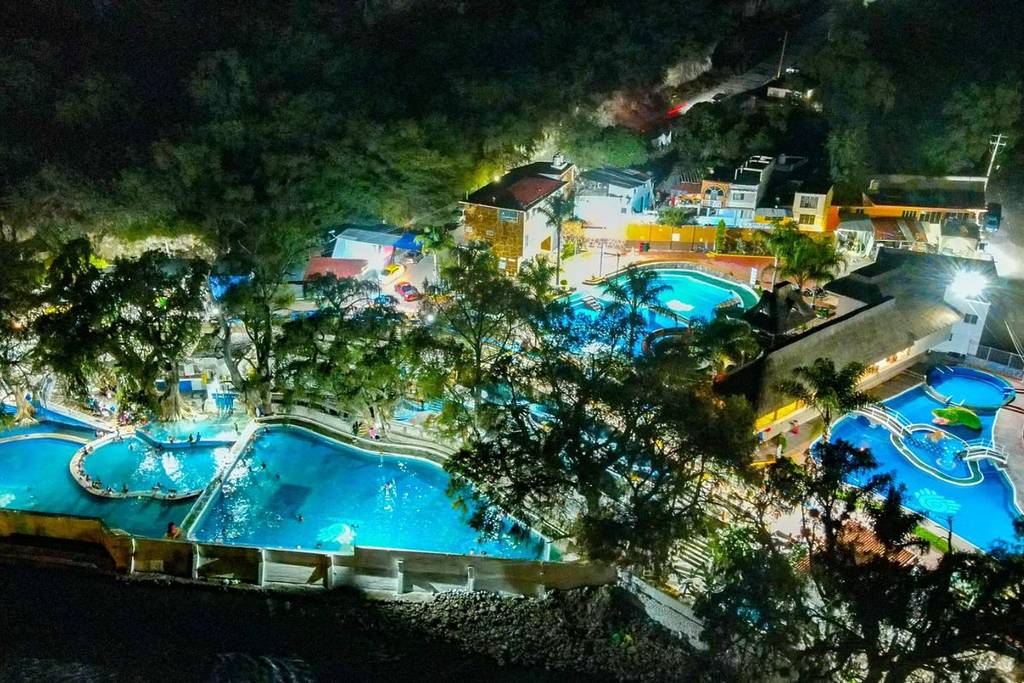 balneario 24 horas el huemac