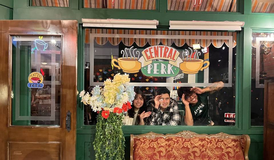 Se va este mes: la experiencia oficial de Friends™ en Chapultepec te lleva a Central Perk, el depa de Mónica y los sillones de Joey y Chandler desde $175