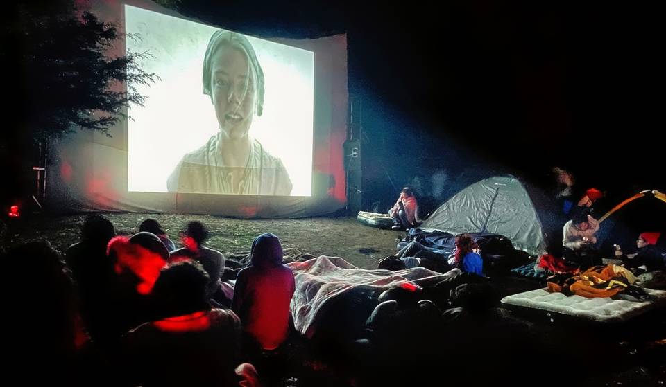 A nighttime horror movie campout will take over the canals of Xochimilco: screenings on the Island of the Dolls all night long