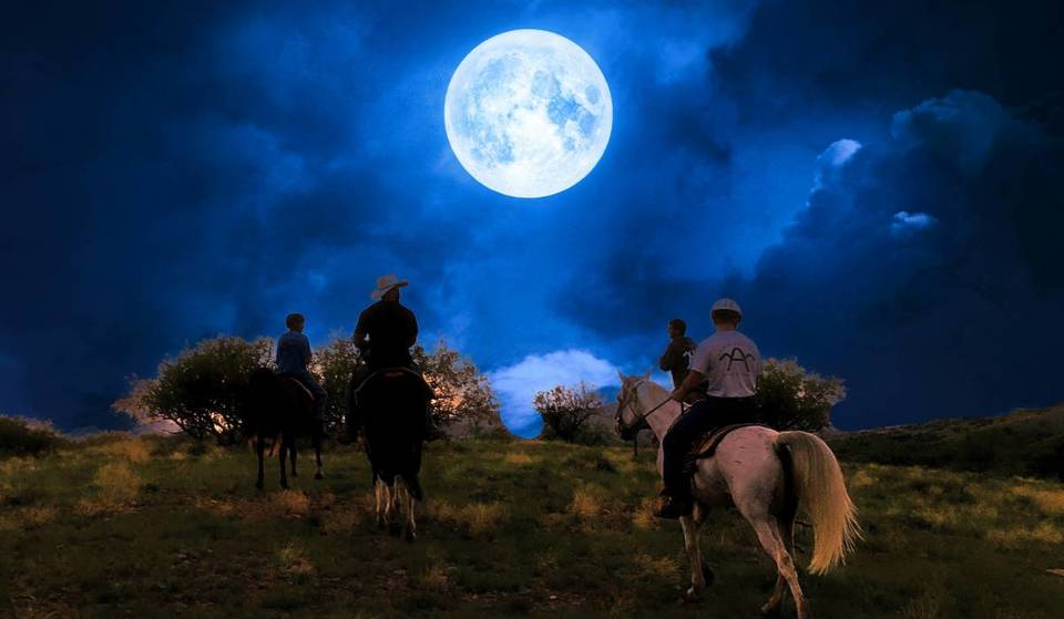 Nighttime Horseback Ride and Ritual of Intentions: The Mystical Event to View the Blue Moon in Querétaro