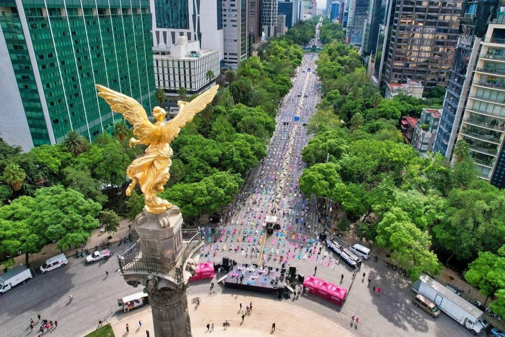 Clase masiva de yoga CDMX