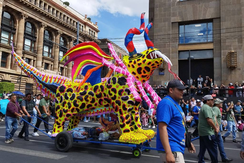 Desfile de alebrijes monumentales en CDMX 2026