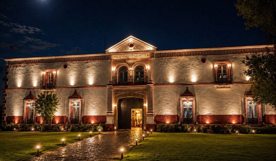 No es Teotihuacán ni Cholula: esta hacienda de 130 años ofrece avistamiento de luciérnagas, safaris en RZR y cenas con más de 800 velas