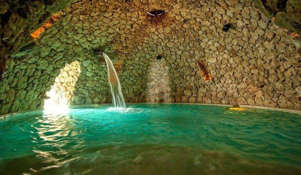This spa features underground hot springs and offers packages that include massages, meals, and more
