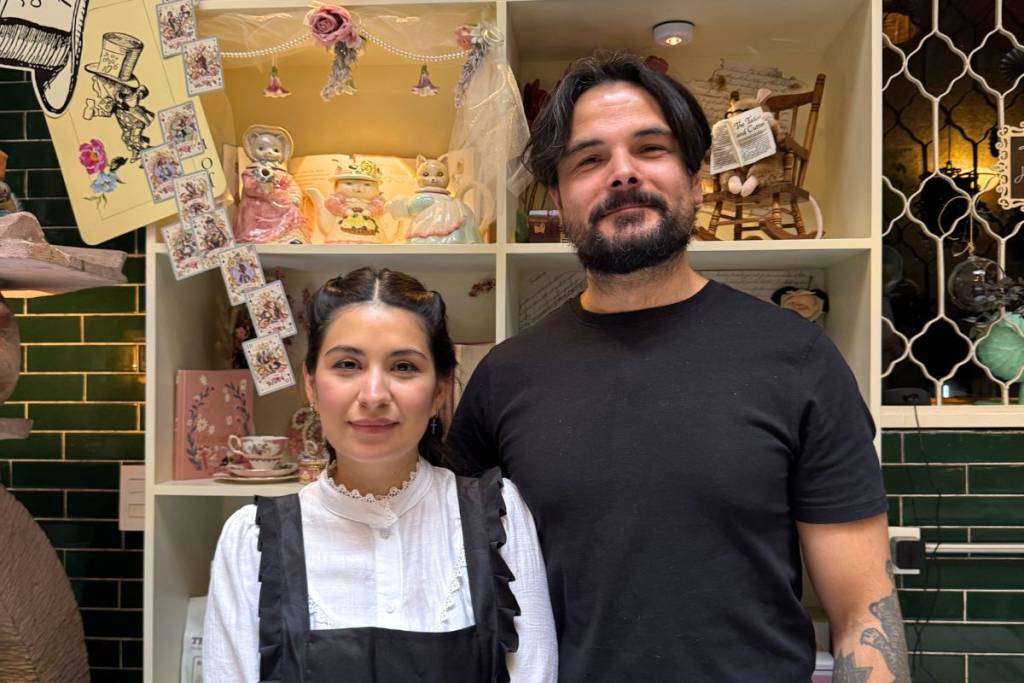 founders of Tiempo de Cerezas tea house in Mexico City