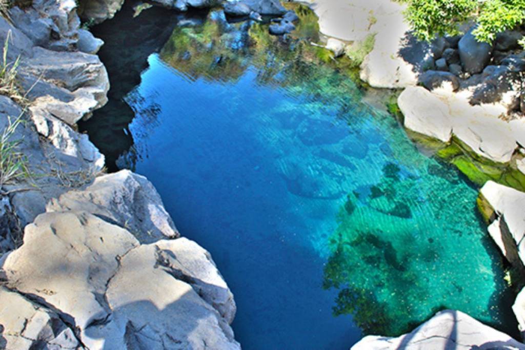 balneario con poza azul donde se bañaba Moctezuma