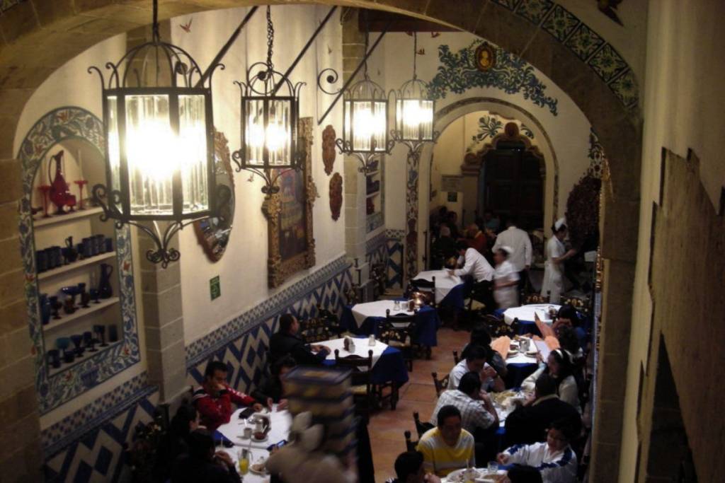 Café de Tacuba Historic Breakfast