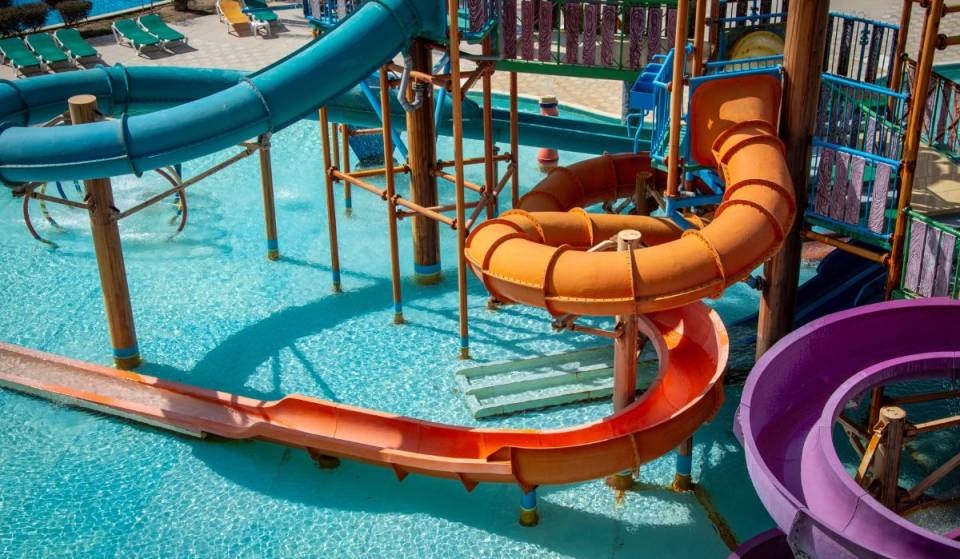 Hot springs, water slides, and admission starting at $80: check out Profeco’s list of water parks with prices and attractions