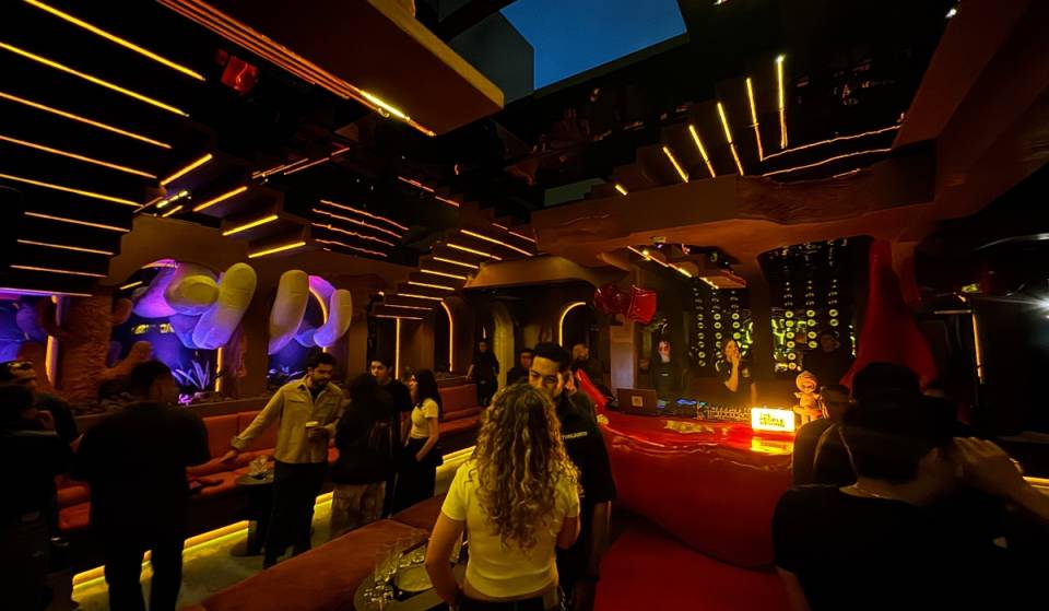 Este nuevo bar de CDMX está inspirado en el mundo de los sueños: cuartos con nubes, una selva y más