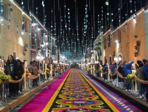 El Pueblo Mágico que no duerme una noche al año para recorrer tapetes monumentales iluminados: así será Feria Huamantla 2026