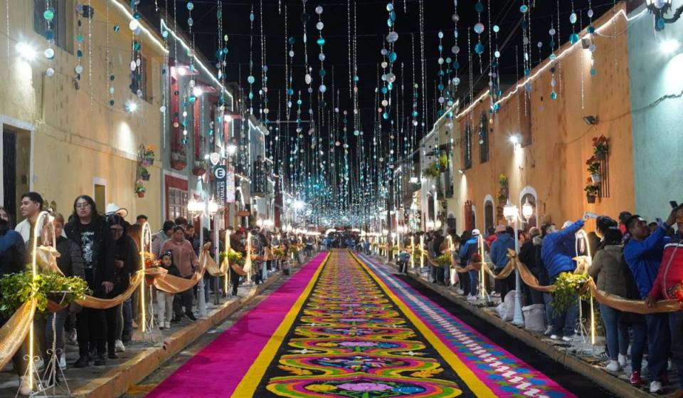 El Pueblo Mágico que no duerme una noche al año para recorrer tapetes monumentales iluminados: así será Feria Huamantla 2026