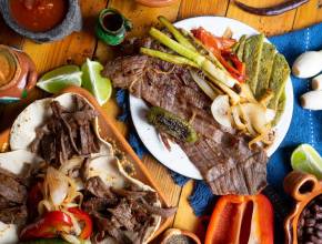 With memelas, enchiladas, and huaxmole: the 2026 Cecina Fair comes to this “Magical Town,” the perfect destination for a delicious getaway