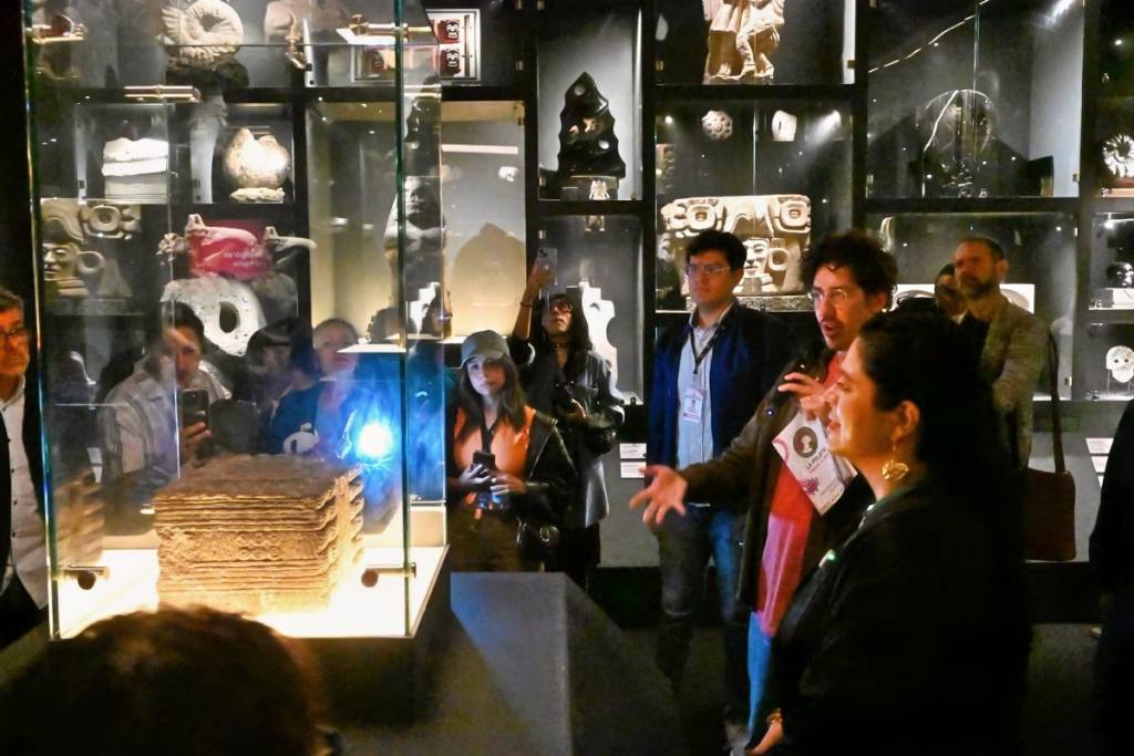 “Mexico Here” Immersive Experience at the Monument to the Mother