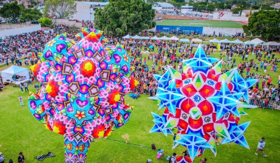 Balloons up to 15 meters tall will light up the sky over this “magical town”: date and location of the Luces de Ixtapan Festival