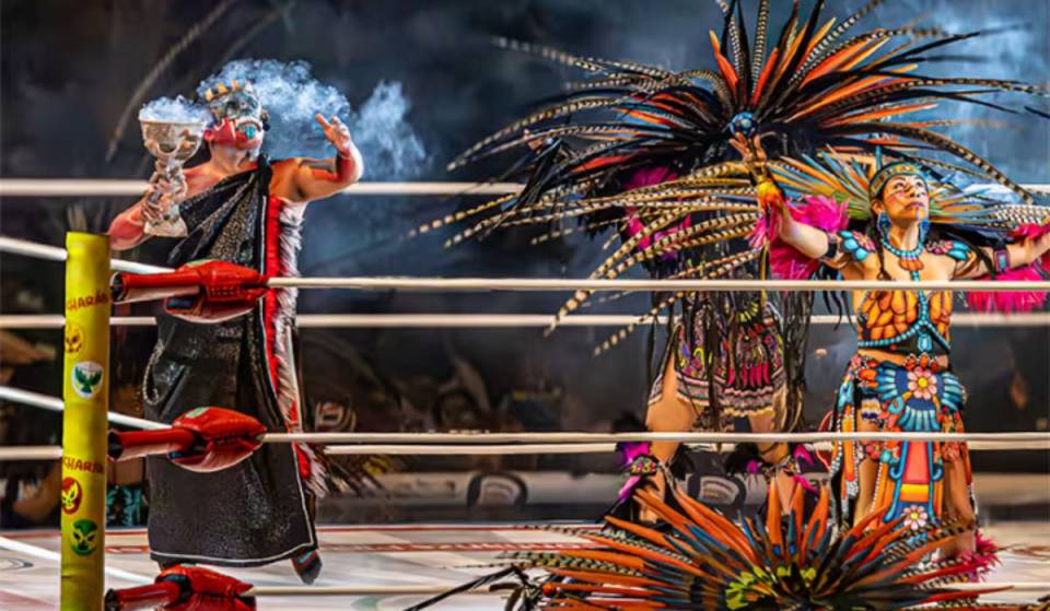 La “Catedral de la Lucha Libre” extiende un mes más este espectáculo que combina mitos prehispánicos y combates en CDMX