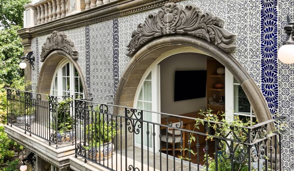 13 habitaciones, fachada de talavera y rooftop panorámico: Conoce la joya arquitectónica de la Roma