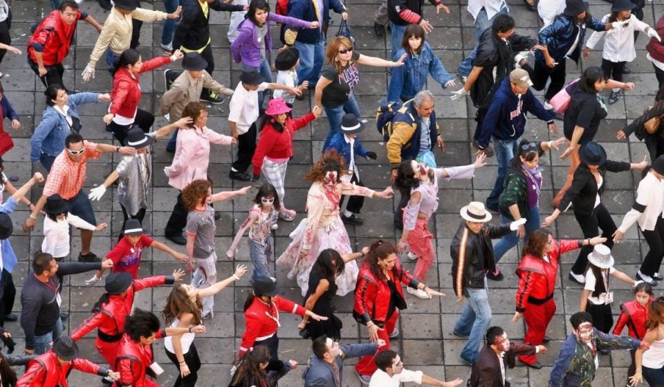 ¡Zombies en la CDMX! Habrá baile masivo gratis de «Thriller» en el Monumento a la Revolución