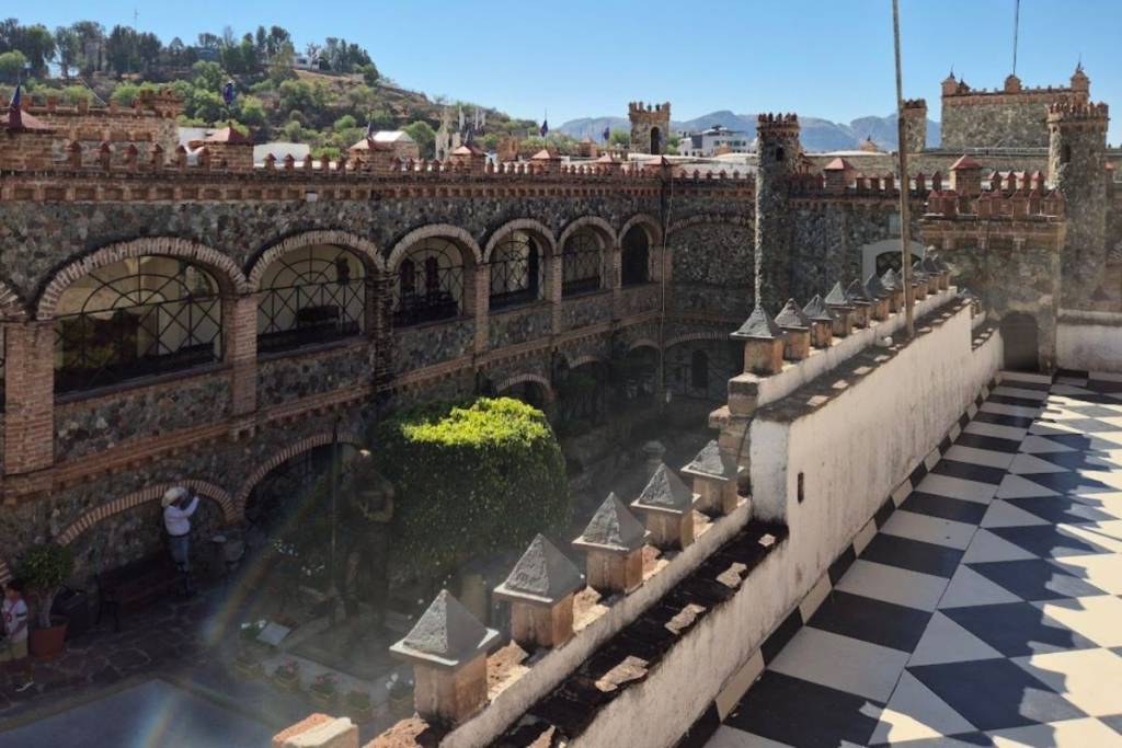 Santa Cecilia Castle