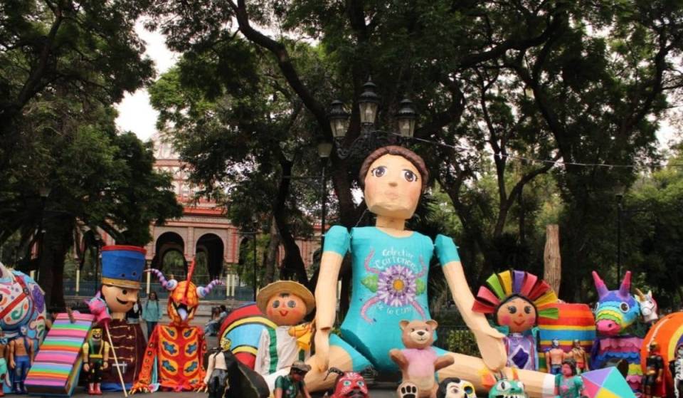 Juguetes monumentales de cartón llegan al Kiosco Morisco este fin de semana: no te pierdas el Festival de la Cartonería 2026