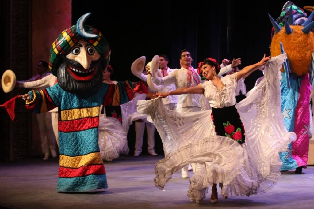 Ballet Folklórico de Amalia Hernández en el Palacio de Bellas Artes