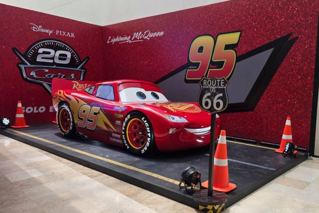 Lightning McQueen Plaza Universidad