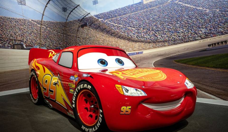 El Rayo McQueen se exhibirá en Mítikah a partir de este 16 de septiembre y podrás tomarte la foto con él
