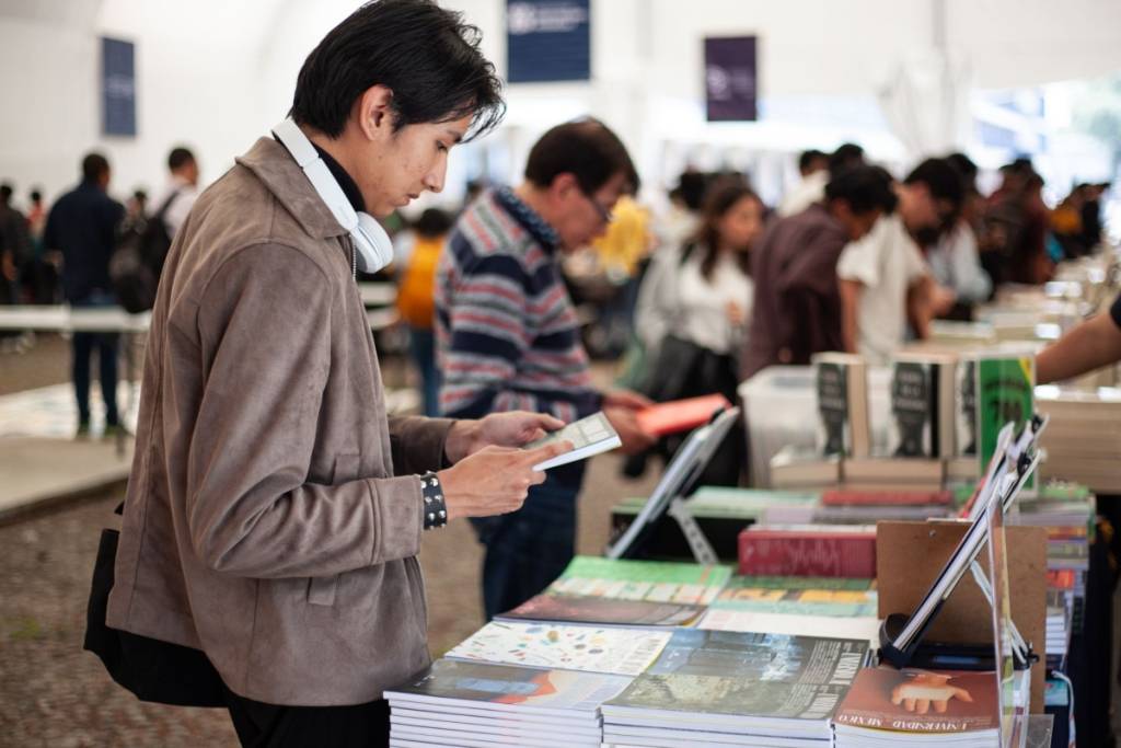 Remate de libros de la UNAM septiembre 2026