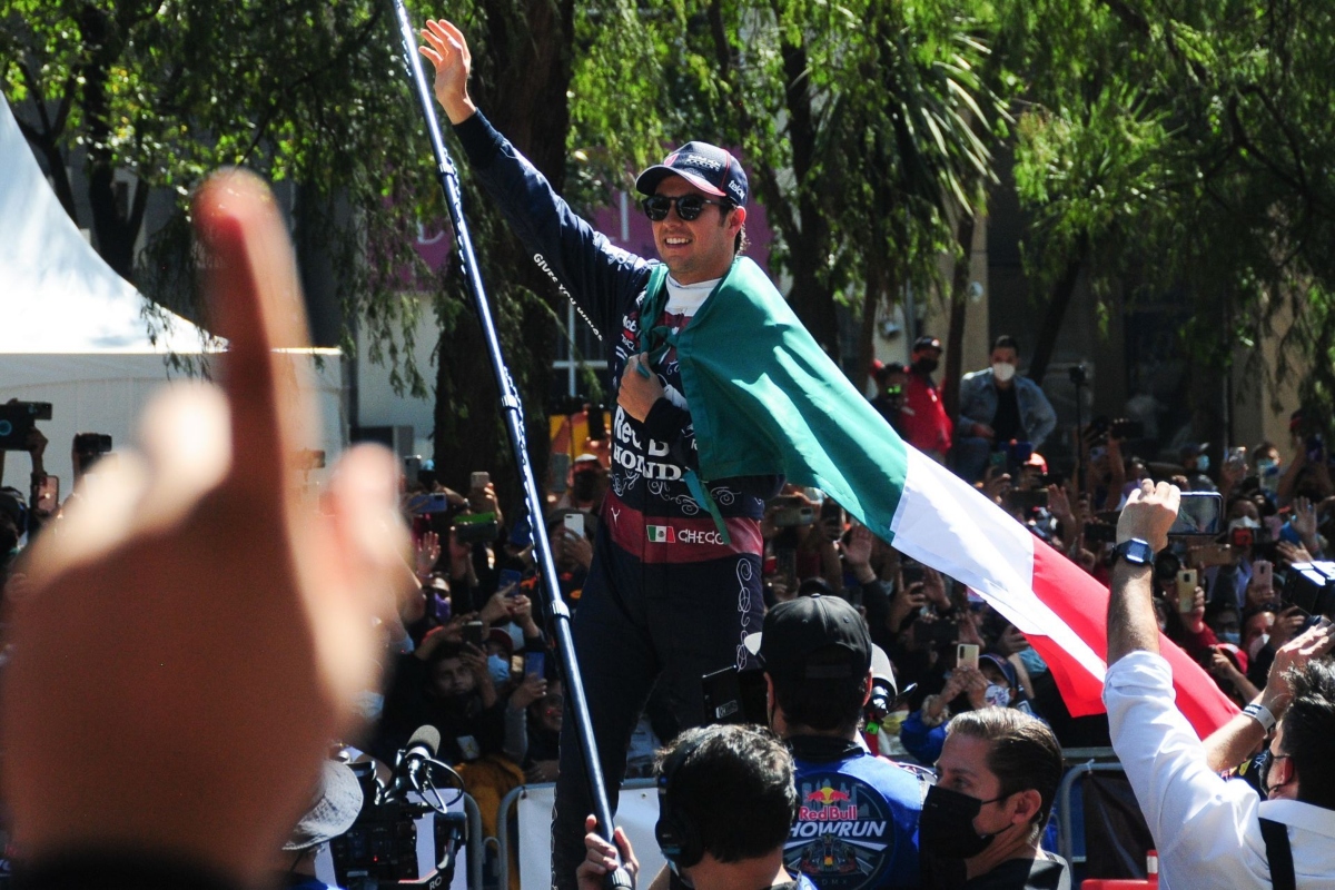 Checo Pérez Show Run en Paseo de la Reforma
