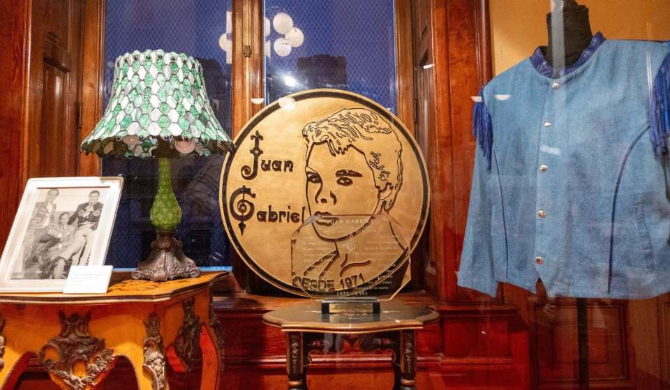 Juan Gabriel comes to the Palacio Postal in Mexico City with an exhibition featuring more than 100 original items