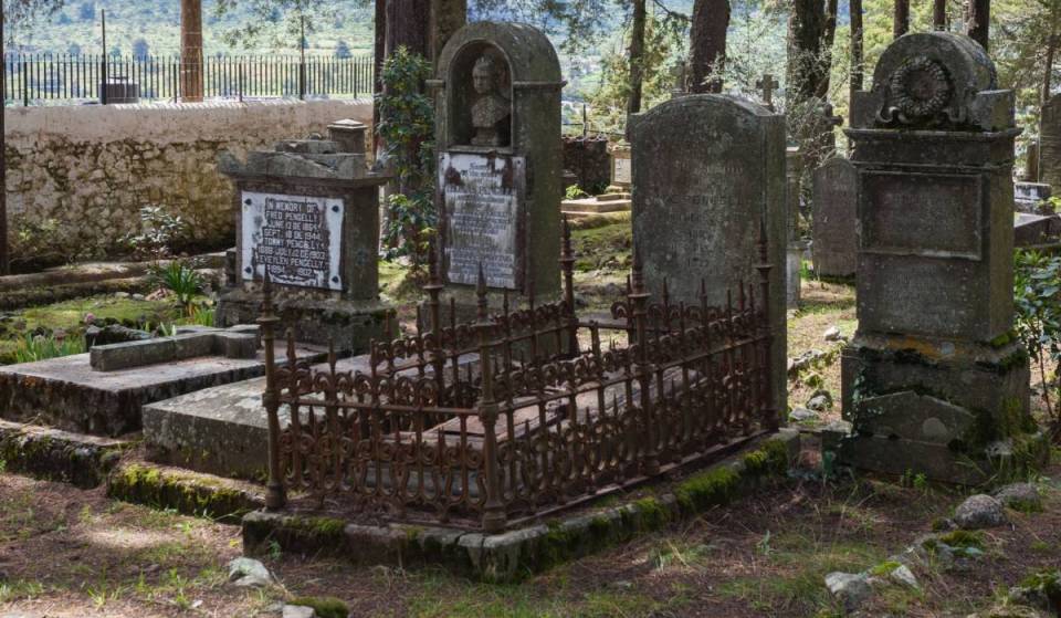 In 1837, English miners inaugurated this cemetery with Victorian marble tombs; nearly 200 years later, it remains a mysterious place you can visit in Real del Monte
