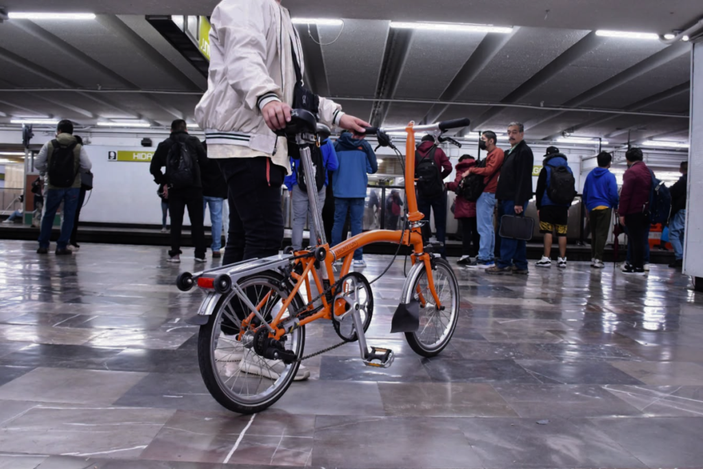 Bringing Your Bike on Public Transportation in Mexico City